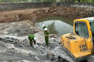 Đồng Nai: Kiểm tra một Doanh nghiệp xử lý môi trường có nghi vấn chôn lấp chất thải nguy hại